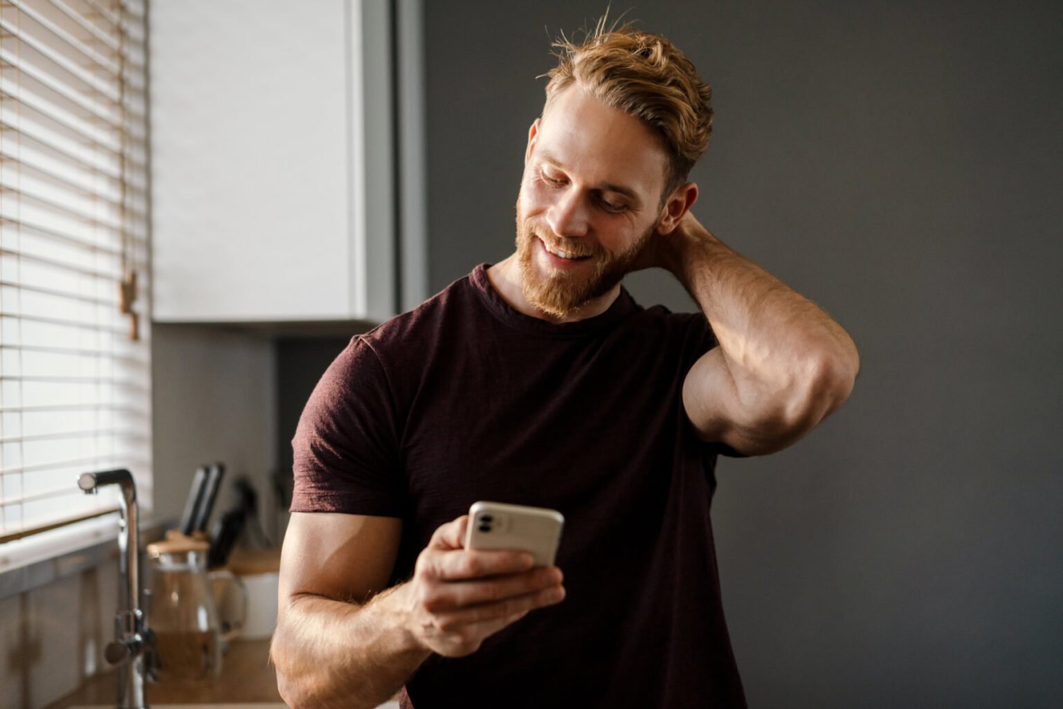 7 Secrets to Snapping the Perfect Dating Profile Pic (and Maybe Getting a Date Too!) 7 Secrets to Snapping the Perfect Dating Profile Pic (and Maybe Getting a Date Too!)