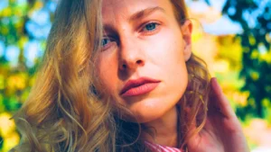 Smart Women Who Know How to Spot Red Flags Before They Wave Hello