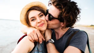 7 Hilarious Body Language Clues That Someone’s Got You on Their Mind 24/7 7 Hilarious Body Language Clues That Someone’s Got You on Their Mind 24/7